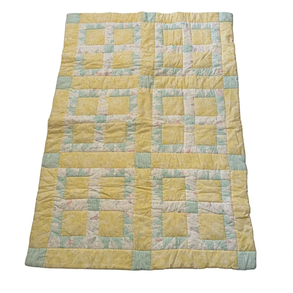 Handmade Vintage Style Baby Quilt Yellow Mint‎ Green Patchwork Footprint 33x49